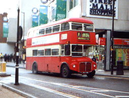 AEC Routemaster (15871 bytes)